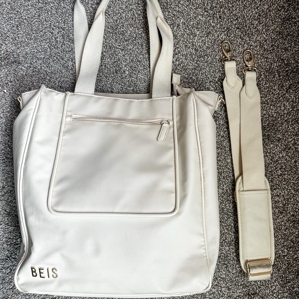 BEIS The North To South Tote 
in Beige